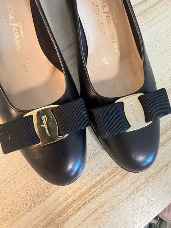 Salvatore Ferragamo Black Leather Vara Bow Pumps with Gold Accent - Picture 6 of 8